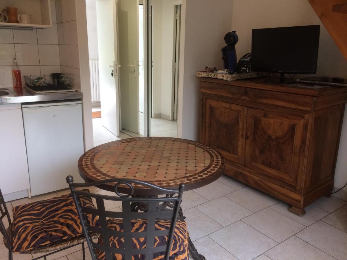 Residence Hoteliere La Marine Combleux Exterior photo